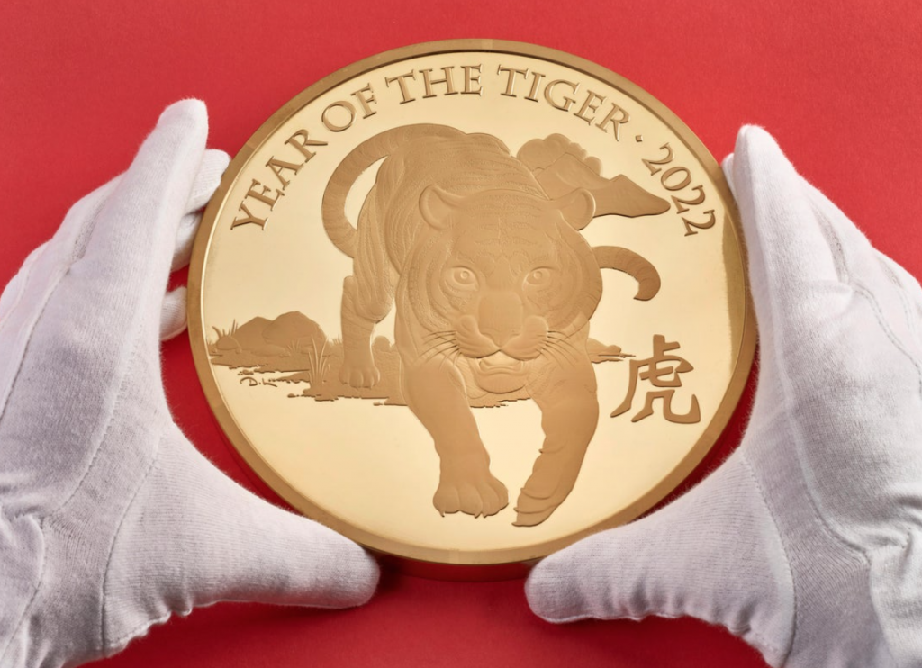 Royal Mint unveils 8kg gold coin 